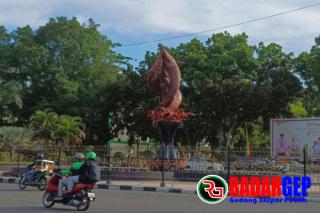 Perbaikan Tugu Selais Yang Tumbang Sudah Rampung